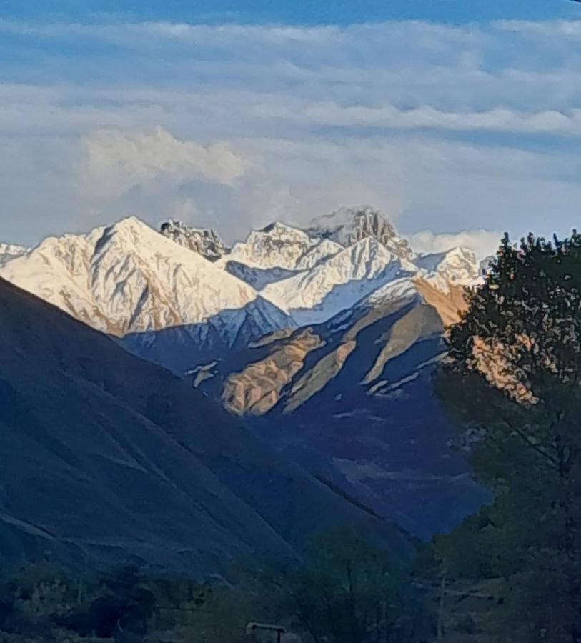 Warm House Guest House Kazbegi Bagian luar foto